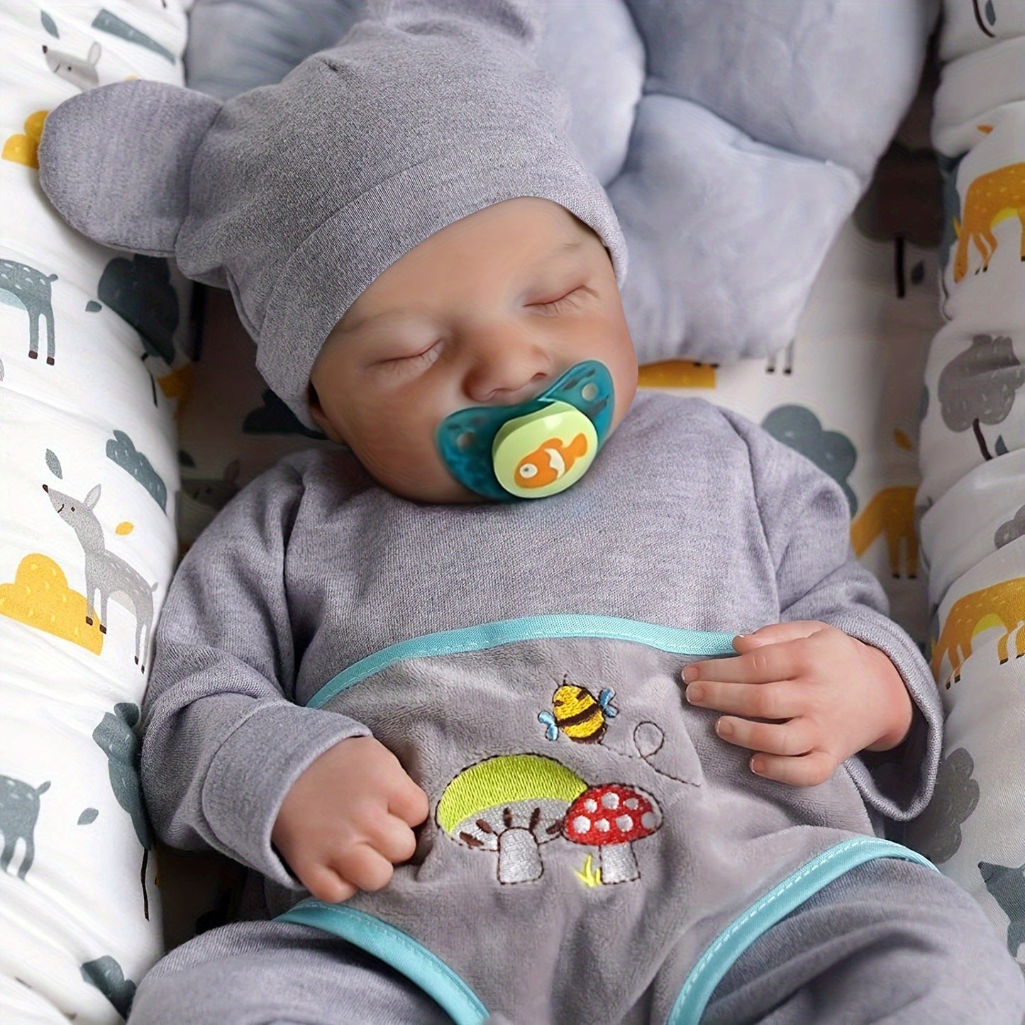 Baby Doll - 18-Inch Lifelike Reborn Baby Dolls Sweet Smile Realistic-Newborn Real Life Sleeping  with Toy Accessories Gift Set for Kids